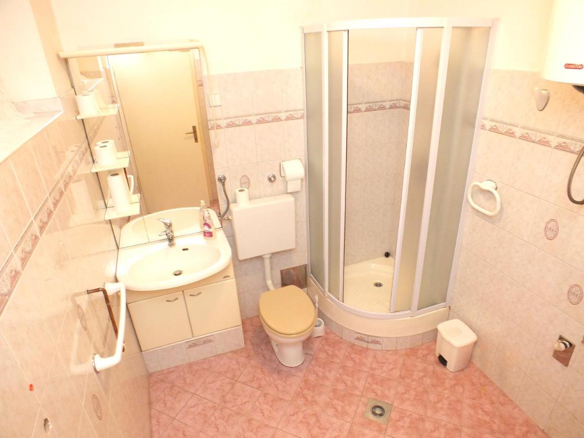 Biba Rooms Карловаць Екстер'єр фото
