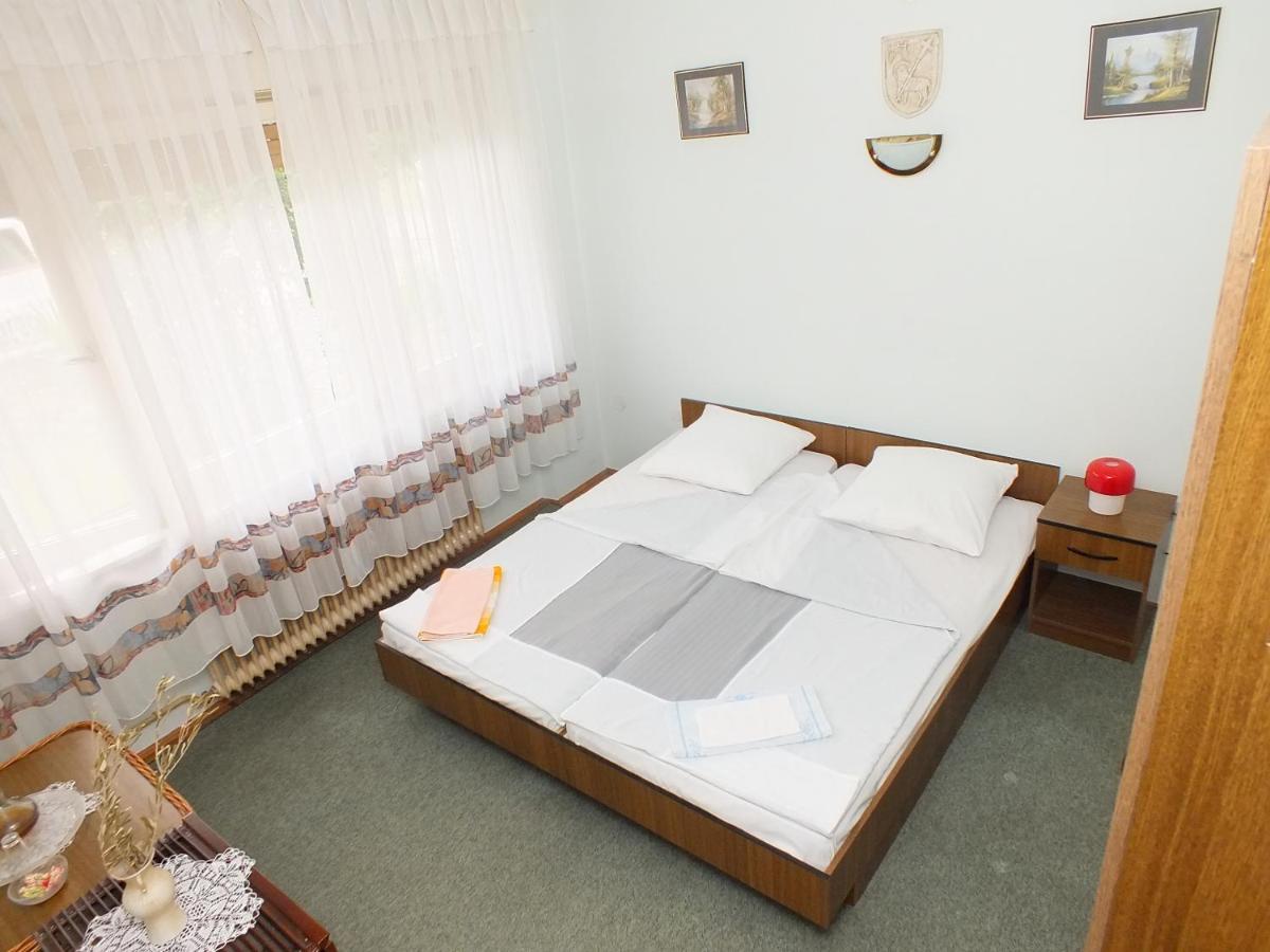 Biba Rooms Карловаць Екстер'єр фото