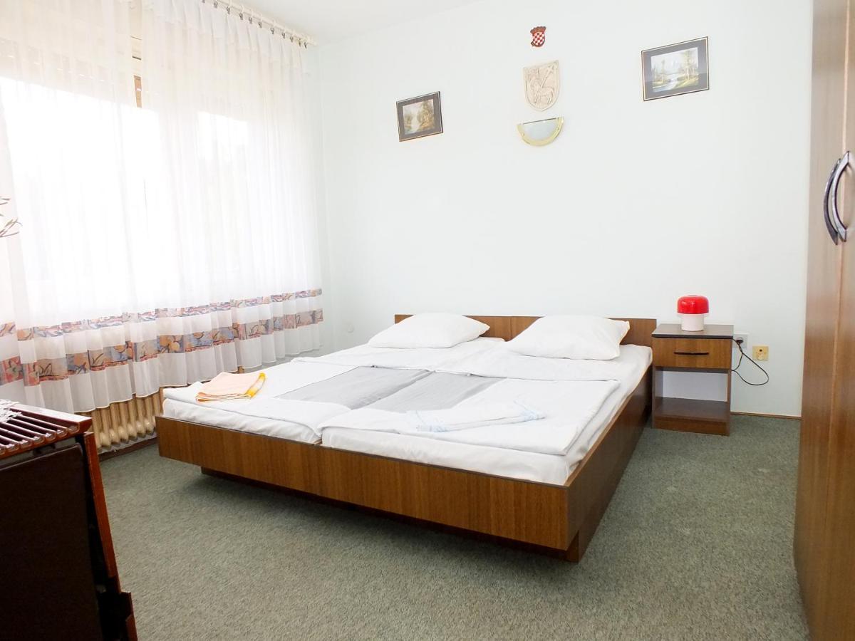 Biba Rooms Карловаць Екстер'єр фото