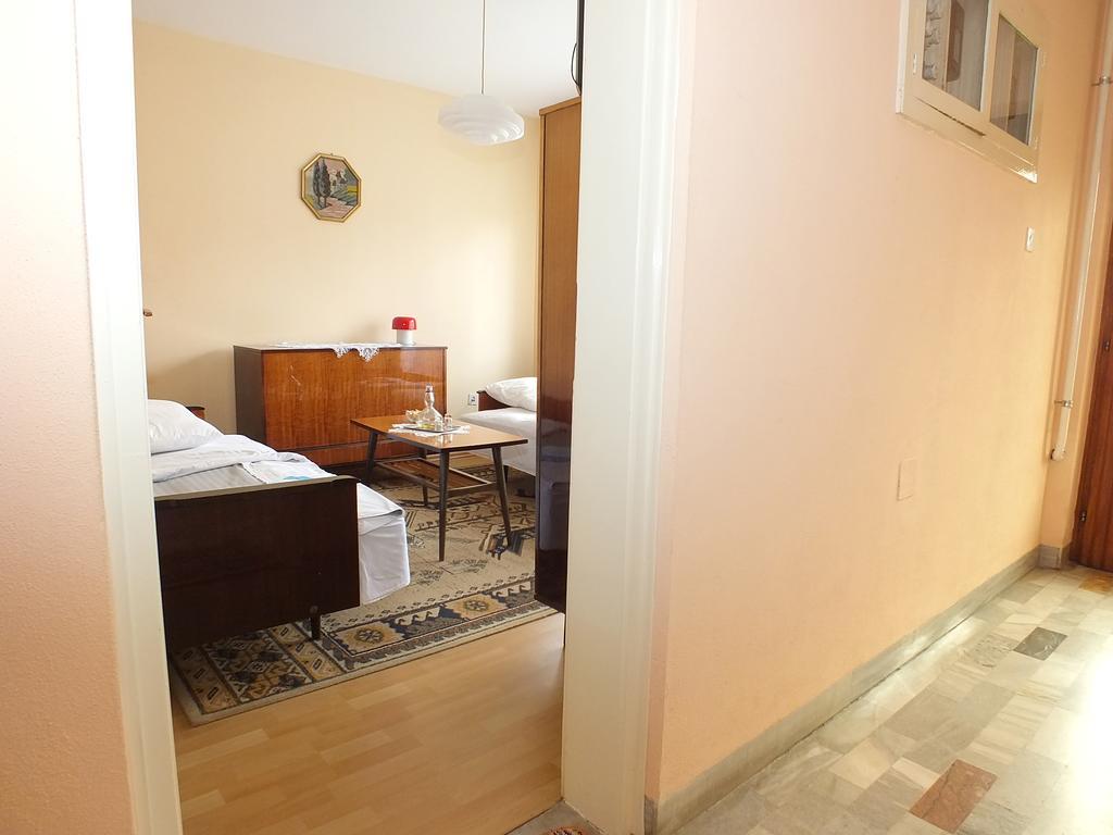 Biba Rooms Карловаць Екстер'єр фото